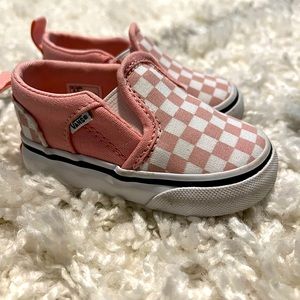 Kids checkerboard Vans (powder pink and white)